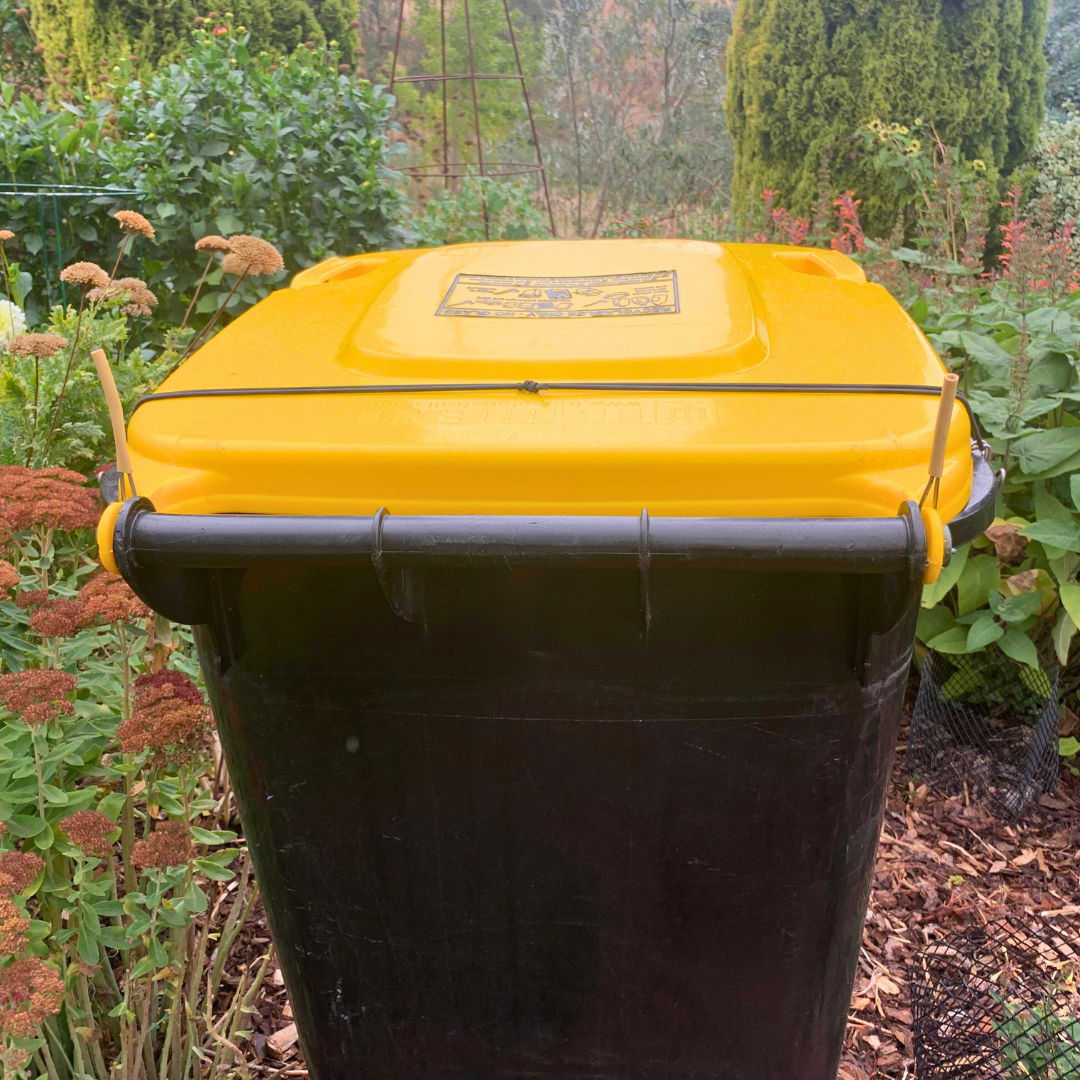 BinM8 Bungee Keeps Bin Lids Secure. Easy Installation. Free shipping Australia wide